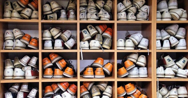 Comment choisir ses chaussures de bowling pour gaucher ou droitier